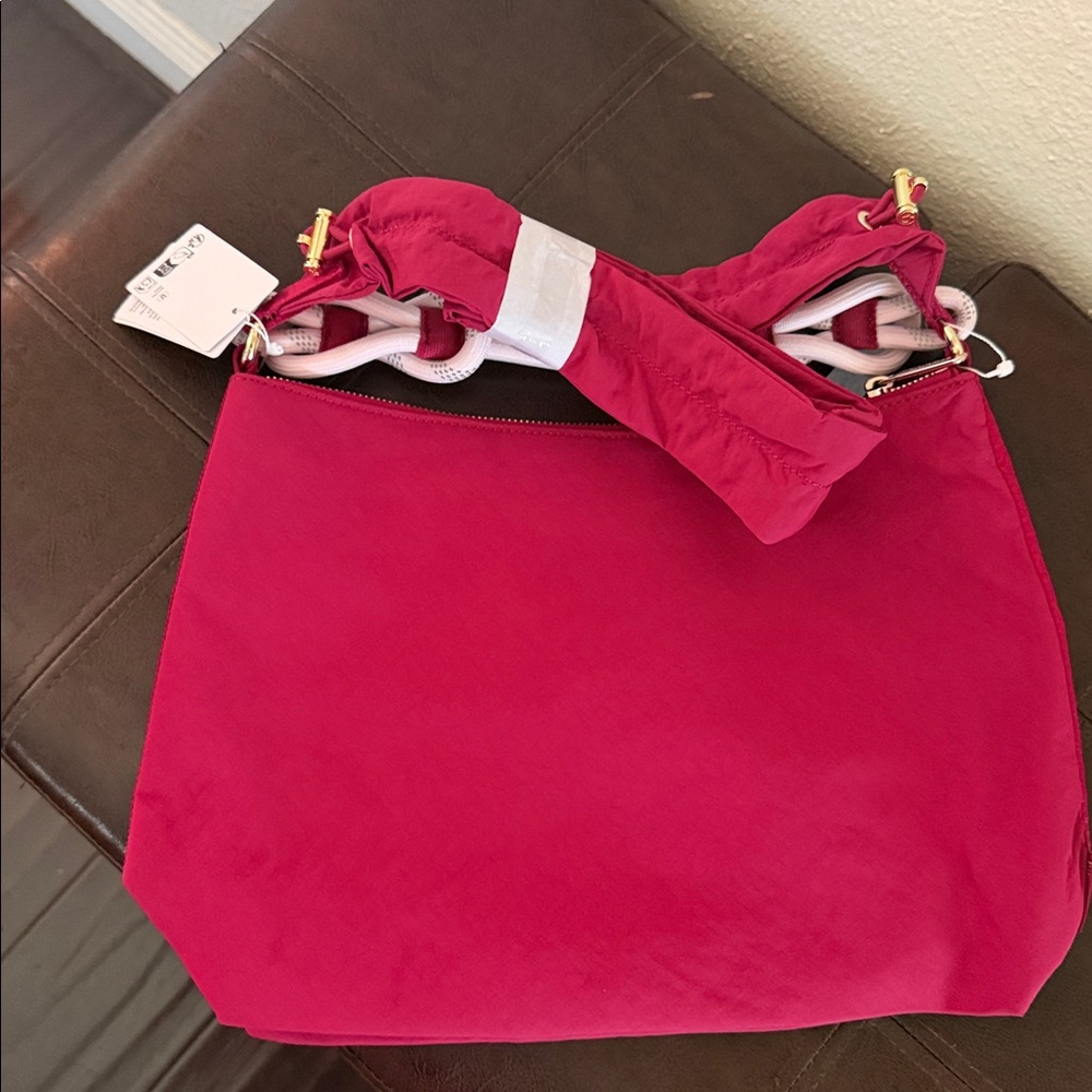 Lululemon Athletica Fuchsia Ruched Crossbody Bag - Picture 2 of 4